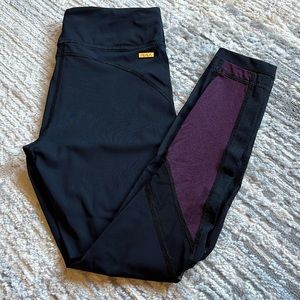 Alala heroine tight black/garnet